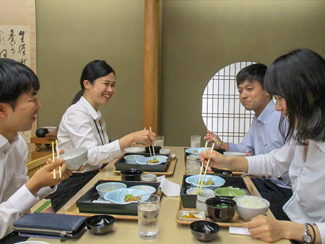 昼食